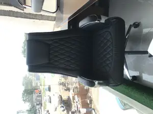 Quality Executive Adjustable Swivel Mesh Office Chair.