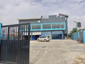 Lounge Space at Akala Express, by the Road Side