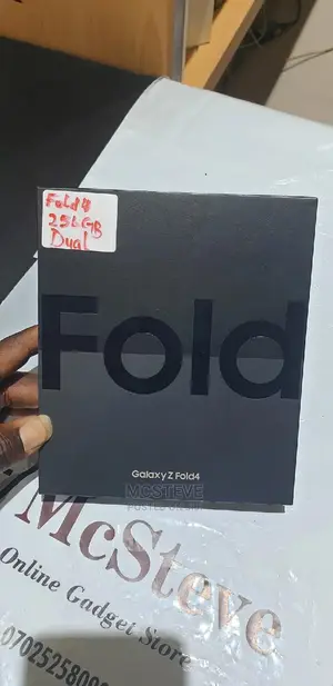New Samsung Galaxy Z Fold4 256 GB Gold