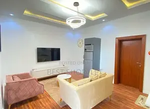 1 Bedroom Apartment With an Open Floor Kitchen