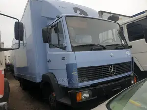 814 Mercedez Food Truck