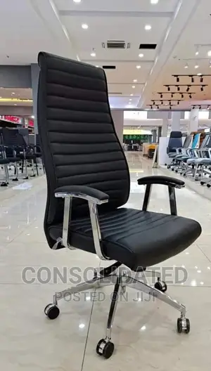 Quality Executive Ergonomic Leather Swivel Office Chair.
