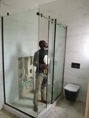 Frameless Sawyer Cubicle