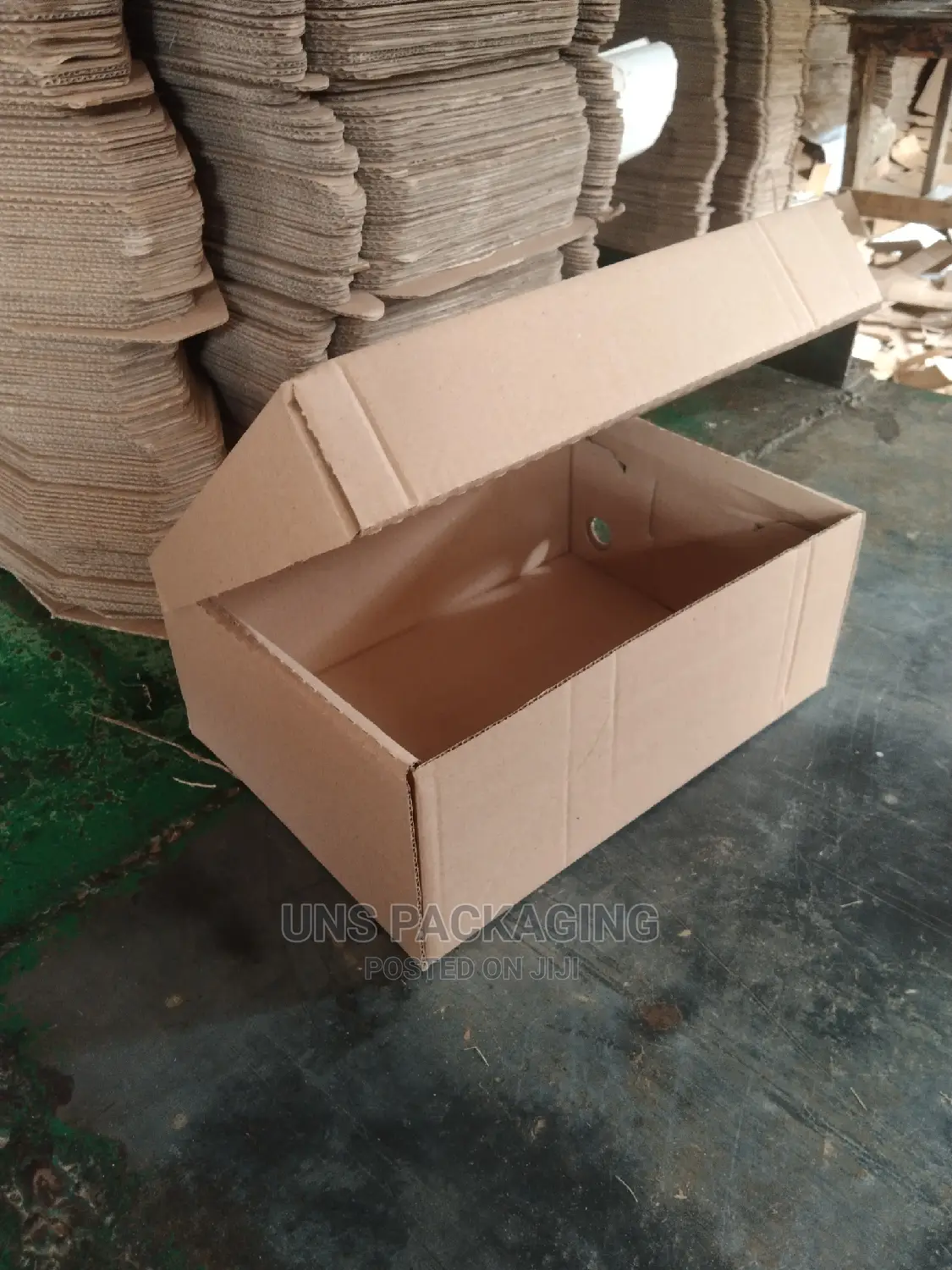 Plain Brown Shoe Carton Boxes.