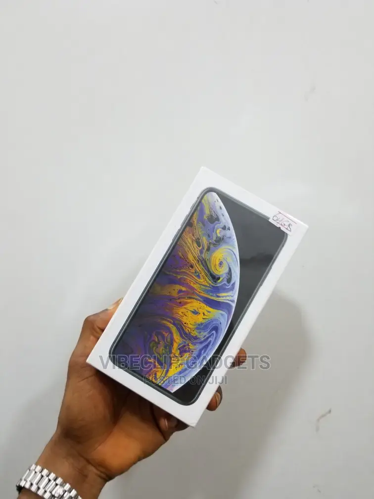 New Apple iPhone XS Max 64 GB White