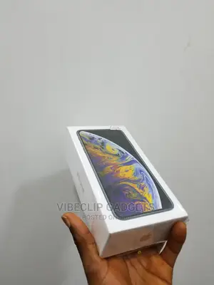 New Apple iPhone XS Max 64 GB White