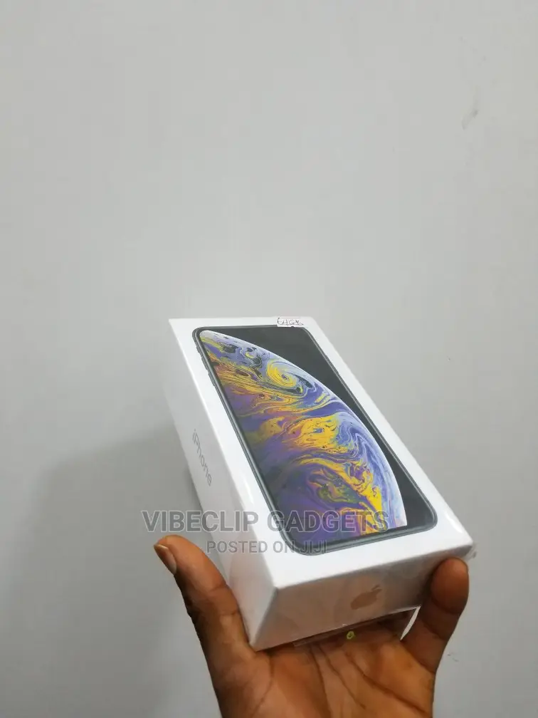 New Apple iPhone XS Max 64 GB White