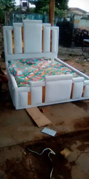 Beautiful 41/2 by 6ft Bed Frame