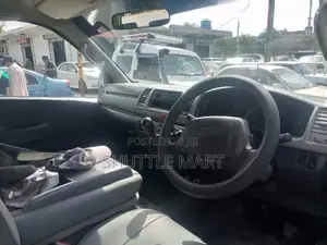 Toyota HiAce 2010
