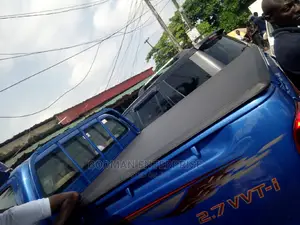 Leather Folding Cover Hilux *-