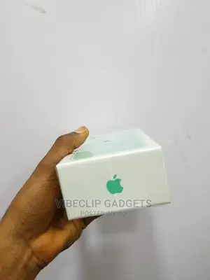 New Apple iPhone 11 128 GB Green