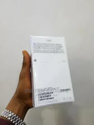 New Apple iPhone 11 64 GB Red