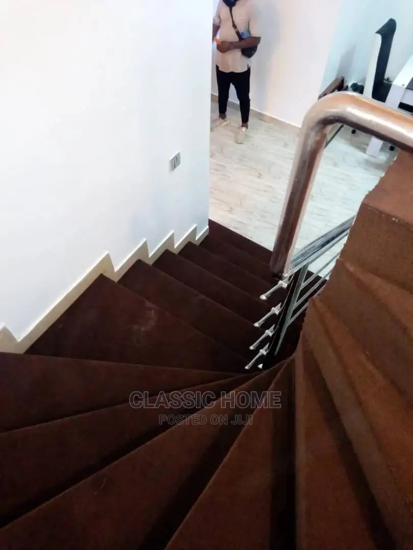 Quality Staircase Rug Available as Seen