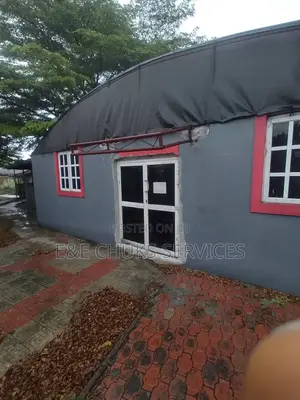 Large Plaza With Large Space For Rent