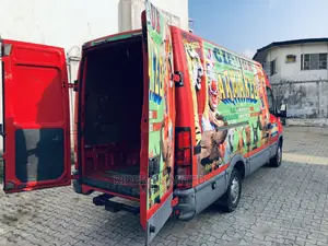 Vans in Ilupeju