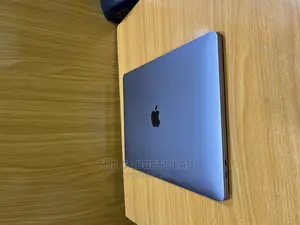 Laptop Apple MacBook Pro 2018 16GB Intel Core I7 SSD 512GB