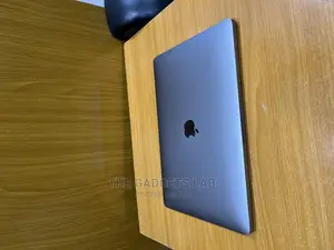 Laptop Apple MacBook Pro 2018 16GB Intel Core I7 SSD 512GB