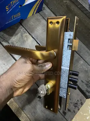 Dogelar Bullet Door Lock Design