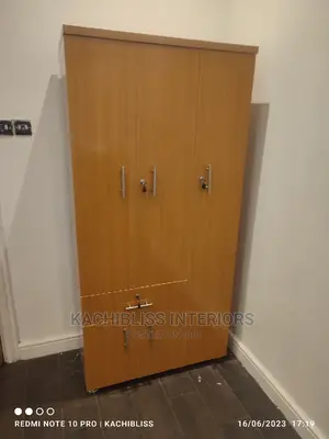 3*6ft Wardrobe and Dressing Mirror