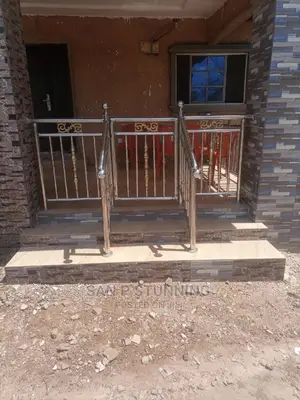 Classy Rail Design With Combi for Your Entrance