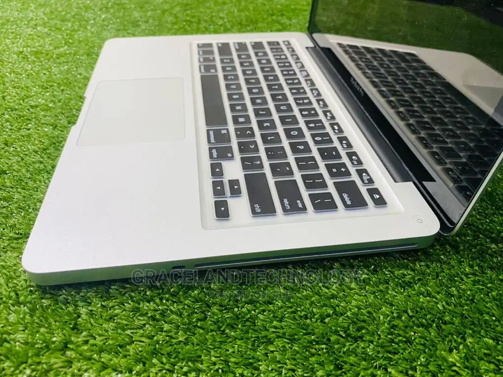 Laptop Apple MacBook Pro 2012 4GB Intel Core I5 HDD+SSD 250GB