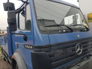 M/Benz Pick Up Van 10bolits 1424 Model