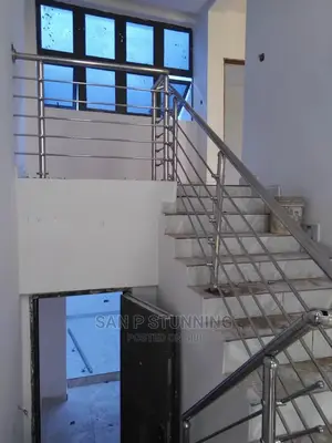Lovely Design of Staircase Rail