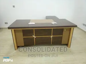 Quality Executive Wooden Top Office Table With Drawers.