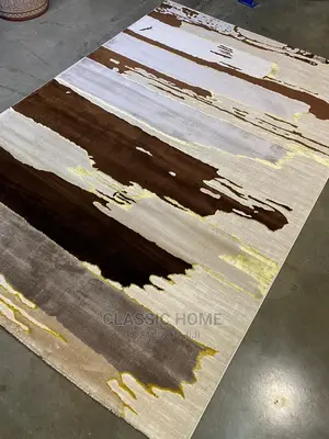 Dubai Grade Center Rug Available as Seen