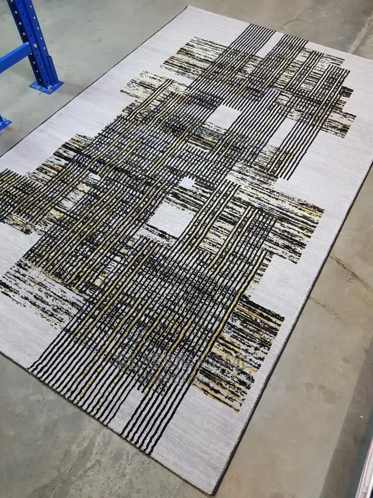 India Quality Center Rug Available as Seen