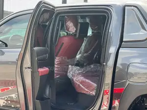 New Toyota Hilux 2023 Gray