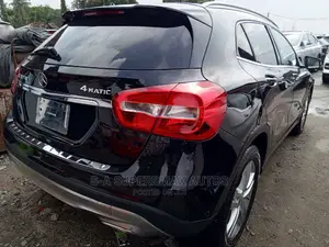 Mercedes-Benz GLA 250 2017 Black