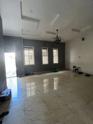 4bdrm Duplex in Chevron Drive for rent