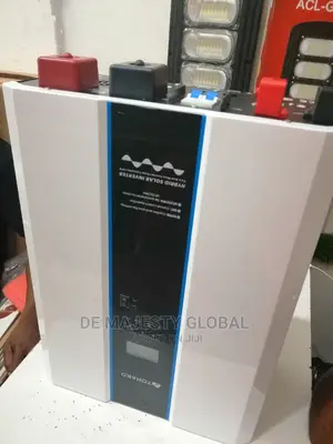 7.5kva 48V Yohako Hybrid Inverter With 100A Charge Contrl