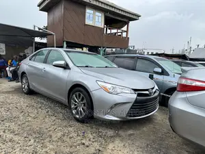 Toyota Camry 2015 Silver