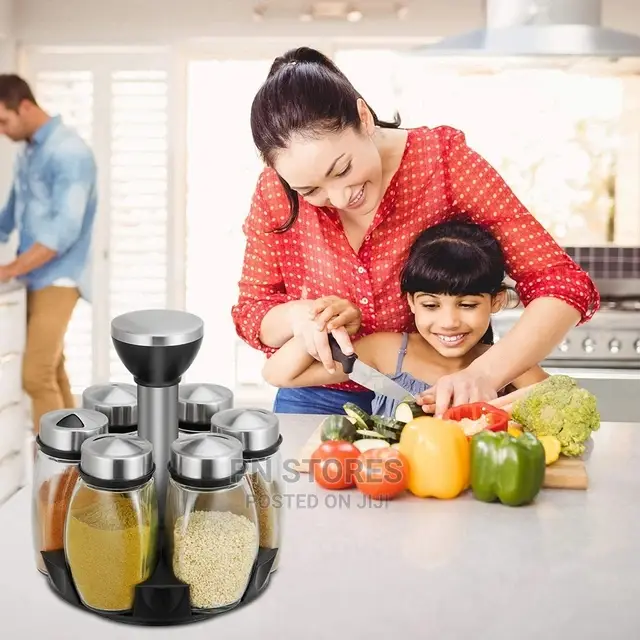 Rotating Spice Container