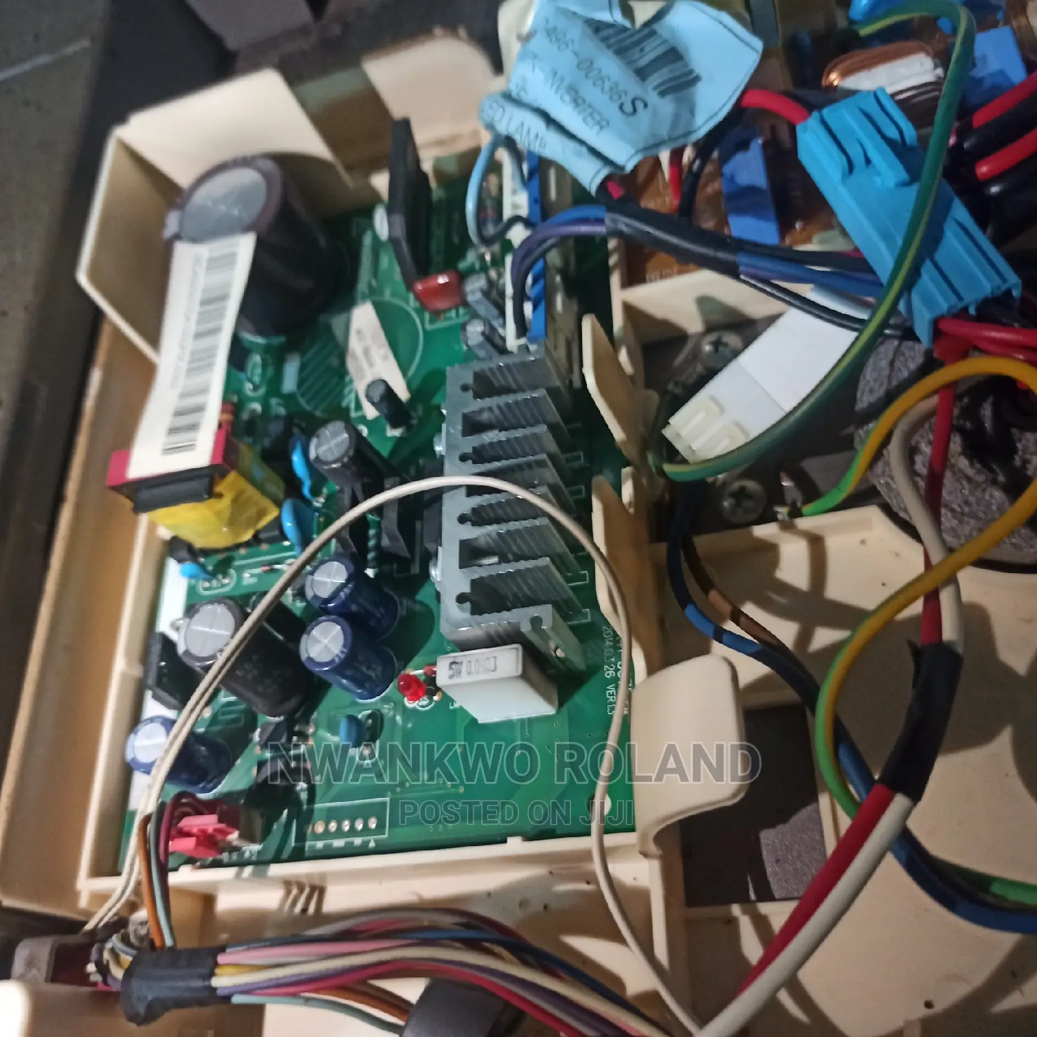 AC Technician Aircondition Install Repairs and Serving