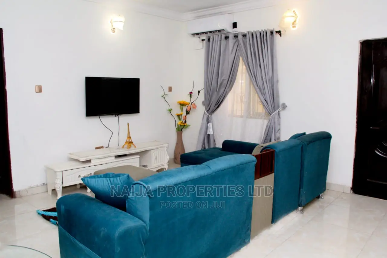 7bdrm Duplex in Ologolo, Lekki for sale