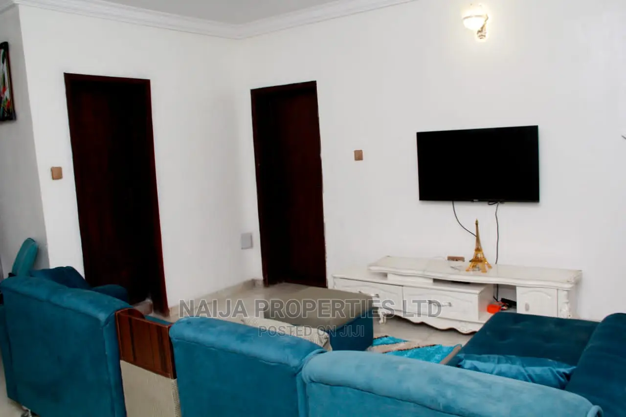 7bdrm Duplex in Ologolo, Lekki for sale