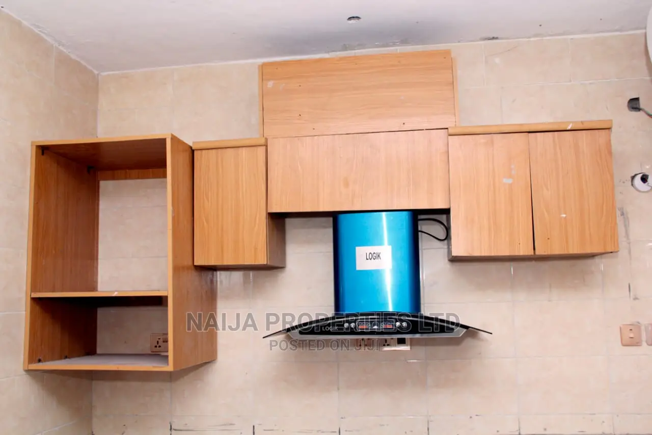 7bdrm Duplex in Ologolo, Lekki for sale