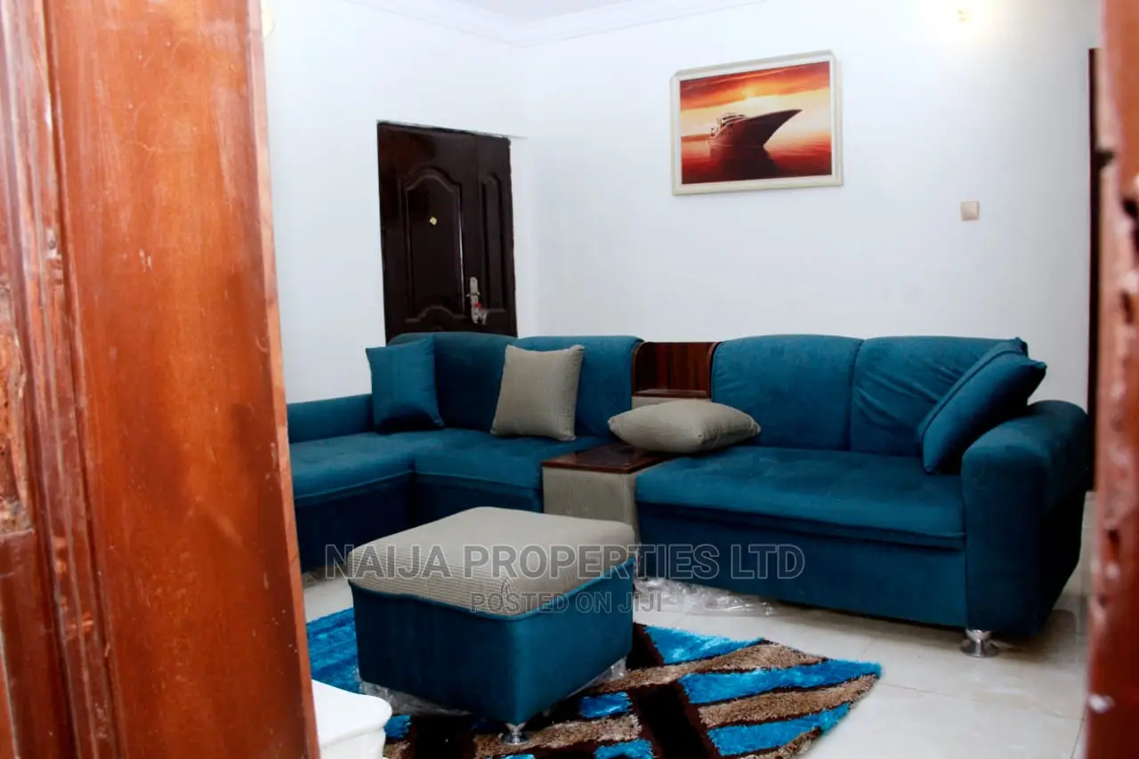 7bdrm Duplex in Ologolo, Lekki for sale