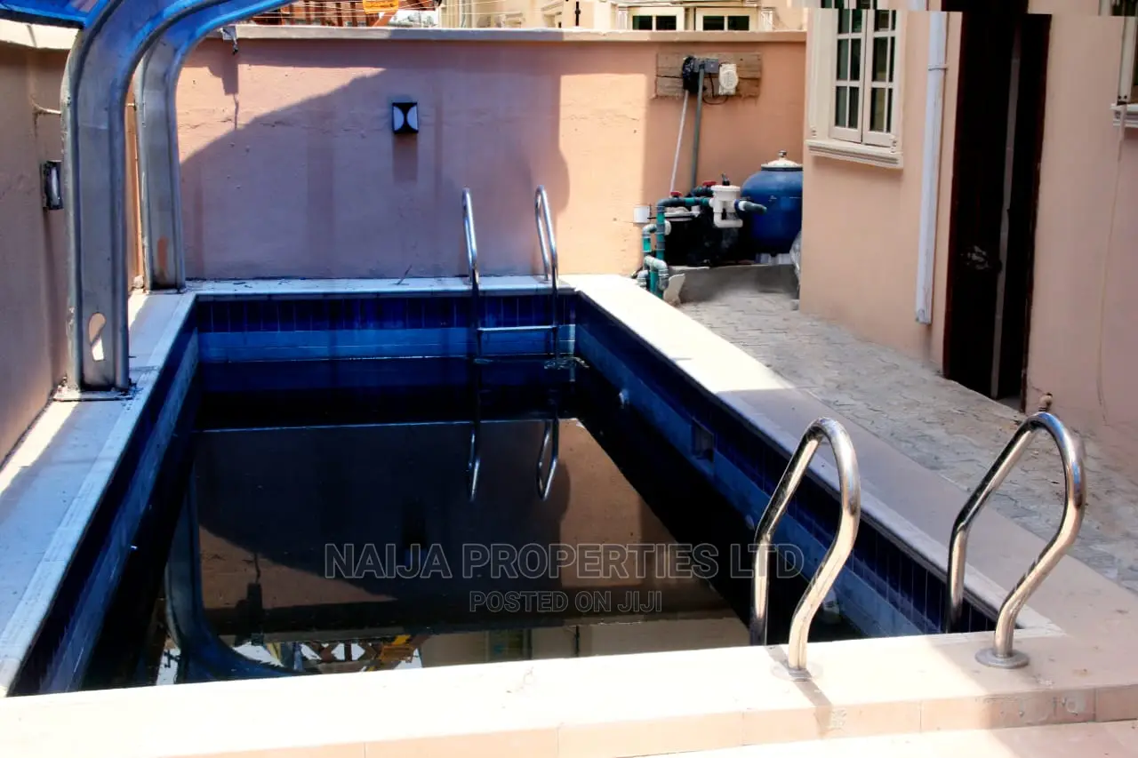 7bdrm Duplex in Ologolo, Lekki for sale