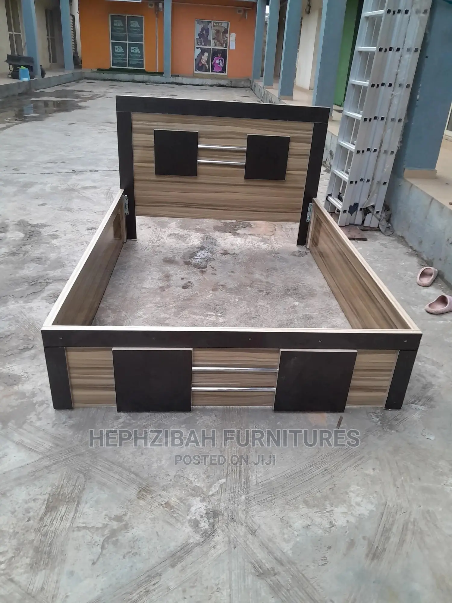 4 1/2 X 6 Bedframe With 1 Bedside Drawer