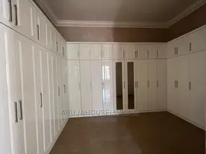 9bdrm Mansion in Asokoro Main Abuja for sale