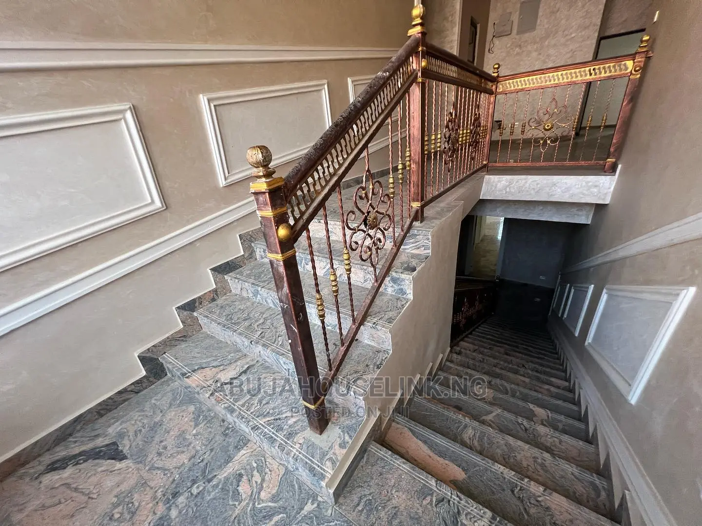 9bdrm Mansion in Asokoro Main Abuja for sale