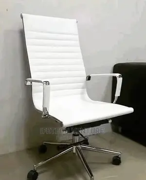 Luxury Executive Adjustable Swivel Mesh Office Chair.
