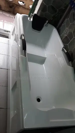 Executive Panel Bathtub