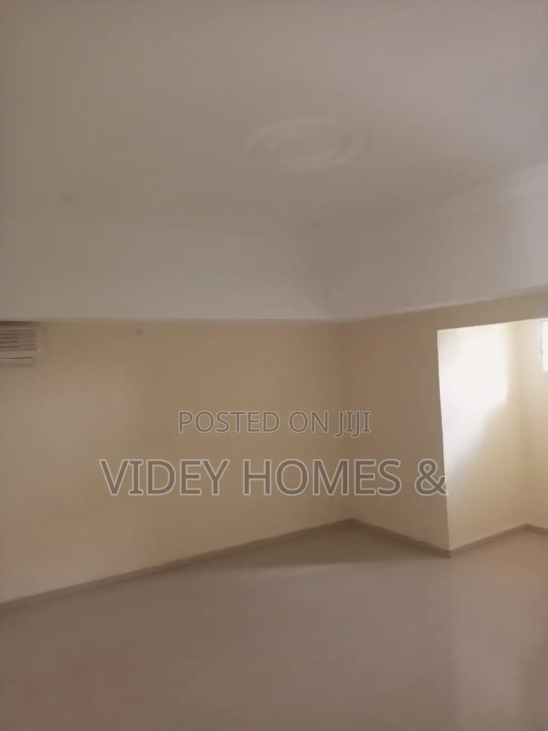4bdrm Townhouse / Terrace in Zoneb, Apo District for rent