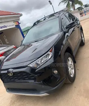 Toyota RAV4 XLE Premium 2021 Black