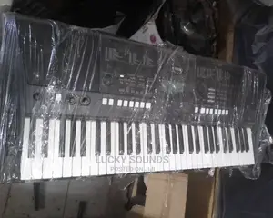Yamaha Keyboard E423